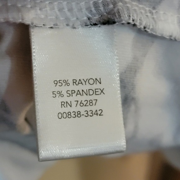 Christopher & Banks V Neck Floral Print Top XL - Picture 6 of 6